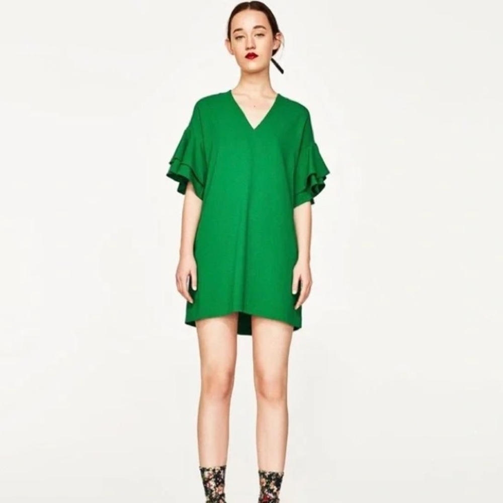 Zara Women's Green Mini Dress with Ruffle Sleeves 💚